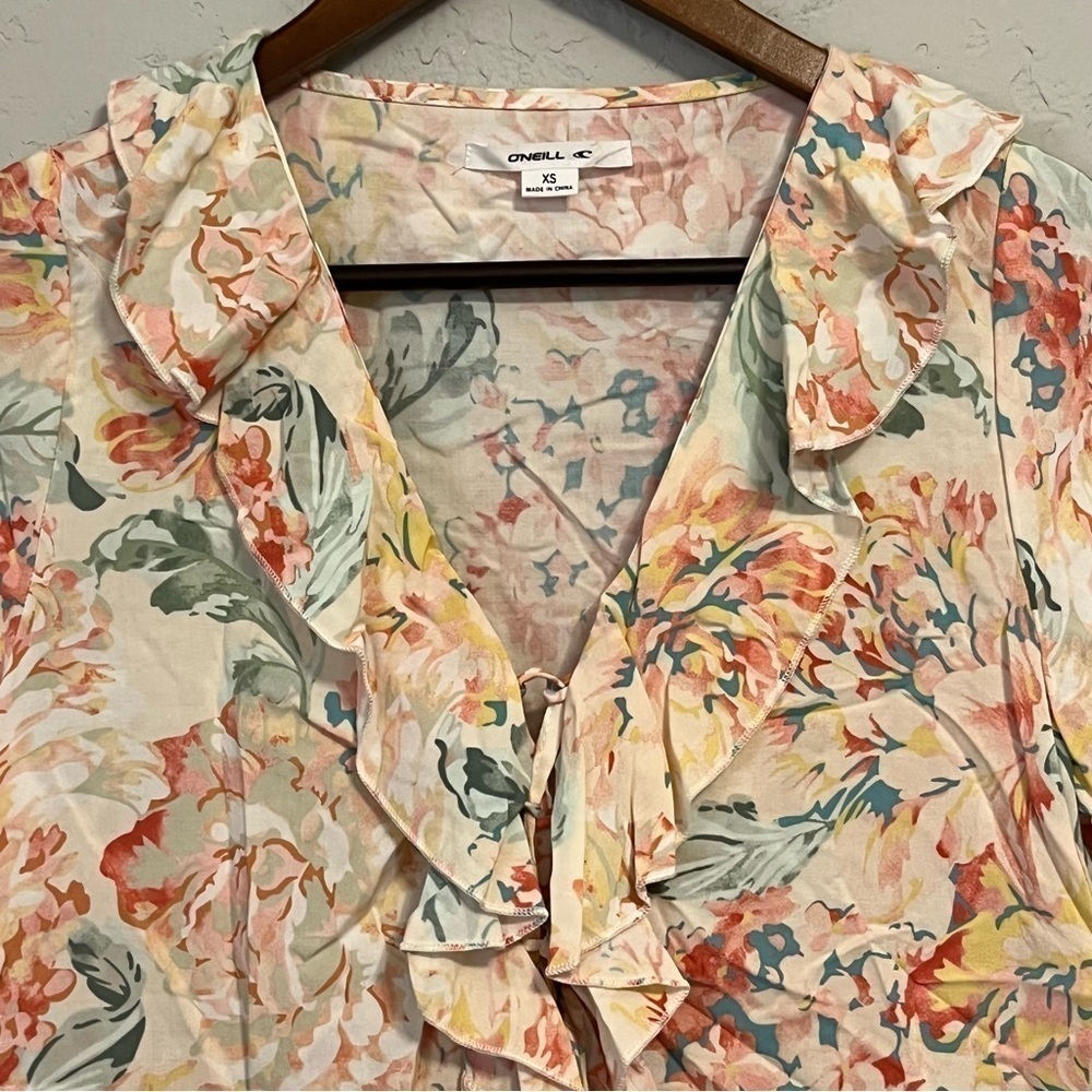 O'Neill Tropical Floral Short Sleeve Ruffle Top - Picture 9 of 16
